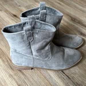 Old Navy Suede Gray Booties, Size 8